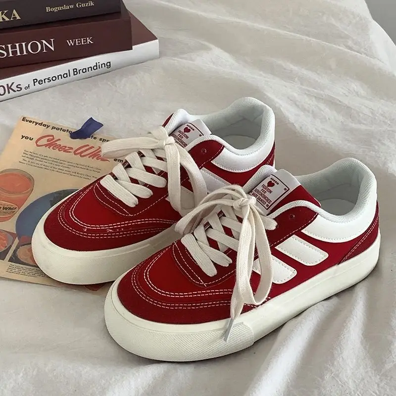 2024 nuove donne rosse Vulcani - Vans Shoes Old Skool recensione e prezzo
